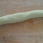 Dough kneaded with pandan juice